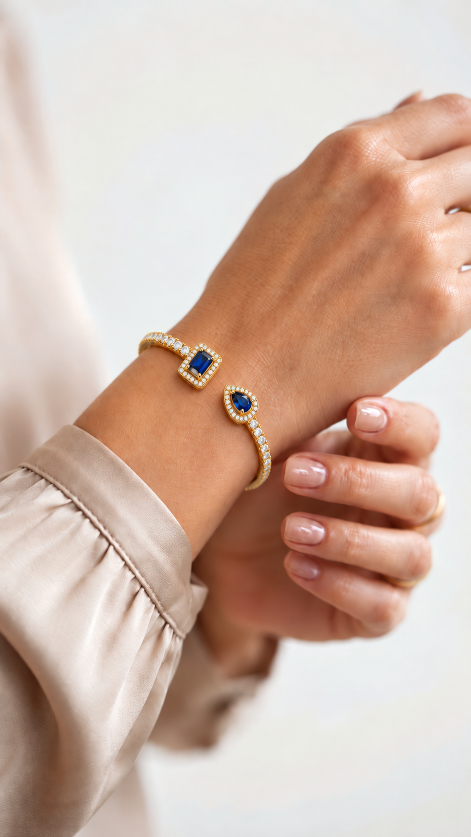 Zircon Open Bangle | Bracelet