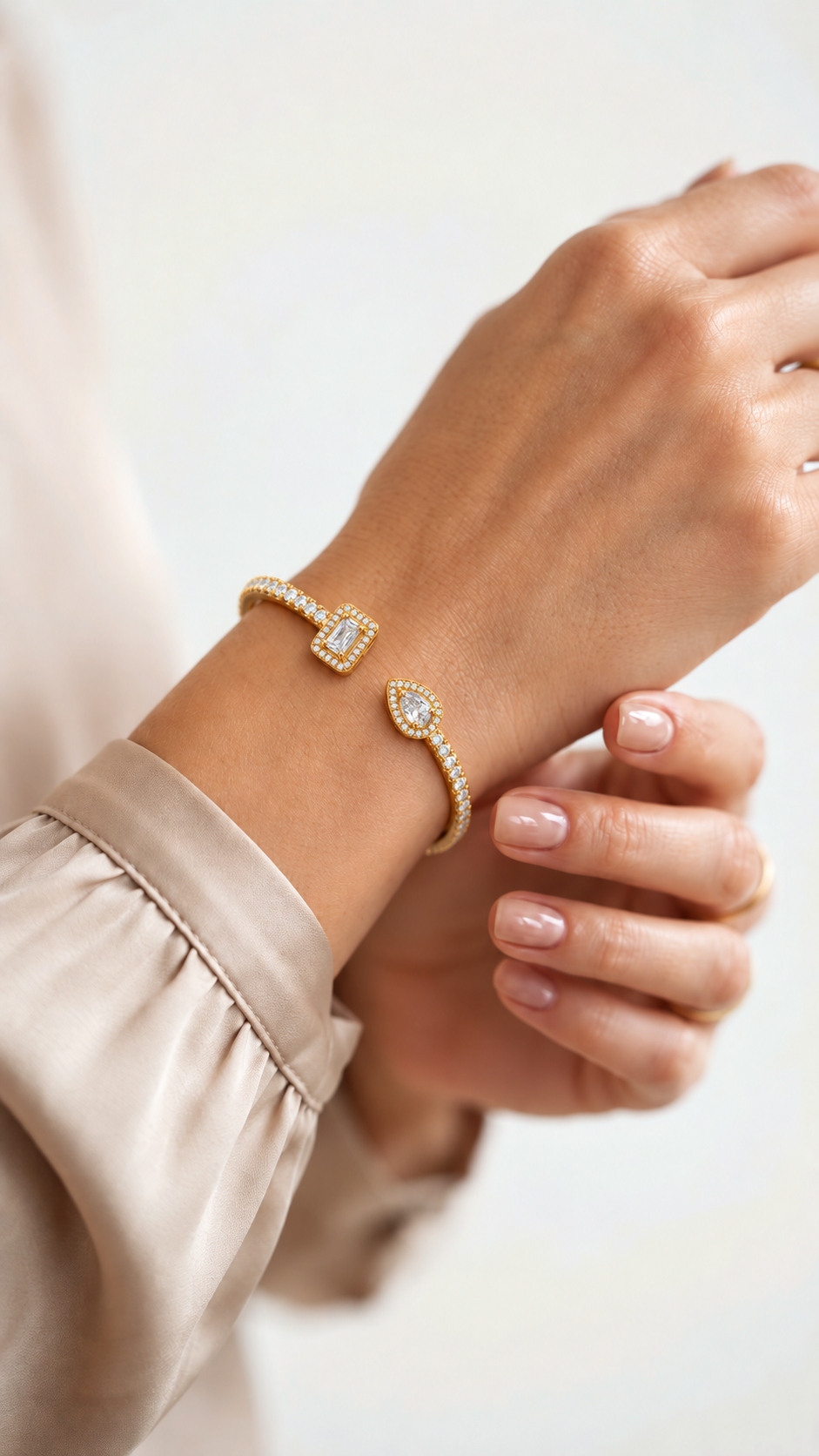 Zircon Open Bangle | Bracelet
