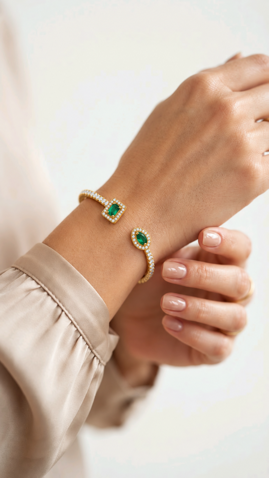 Zircon Open Bangle | Bracelet